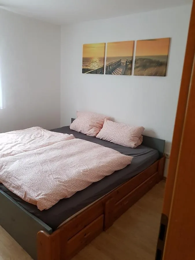 Apartment 2 Zimmer Wohnung Mit Balkon - Naehe Messe Haar  Germany