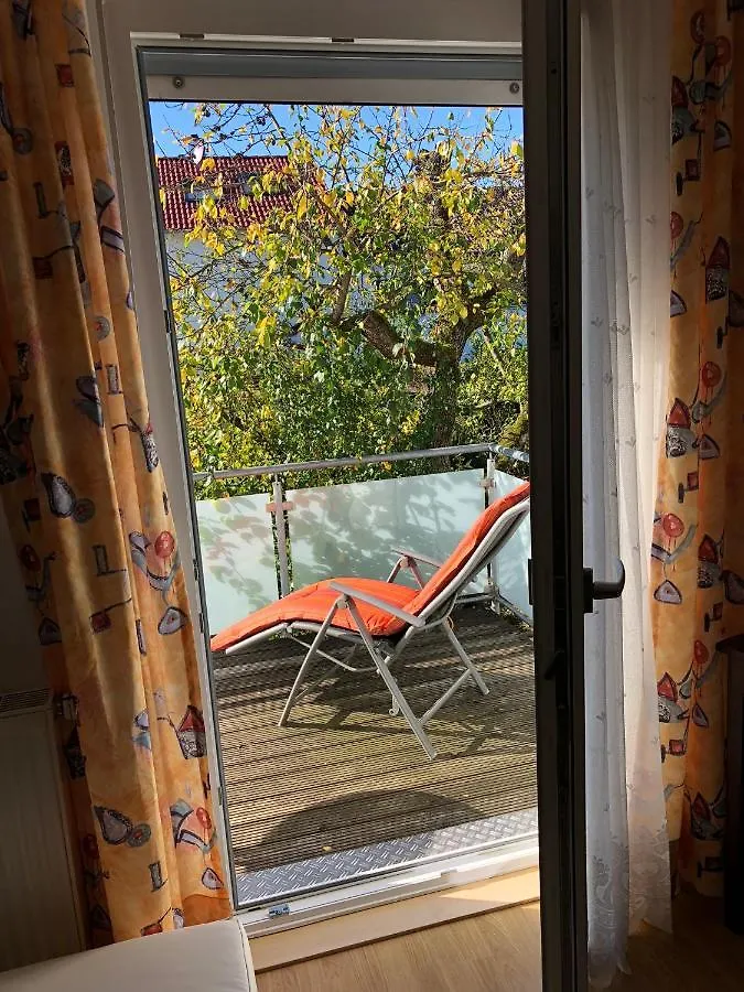 2 Zimmer Wohnung Mit Balkon - Naehe Messe Haar